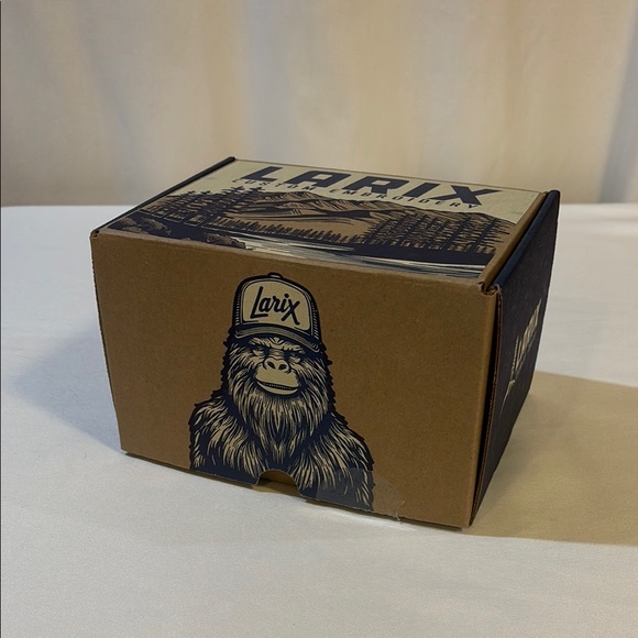 NIB LARIX Gray & Black Trucker Hat - Picture 15 of 15